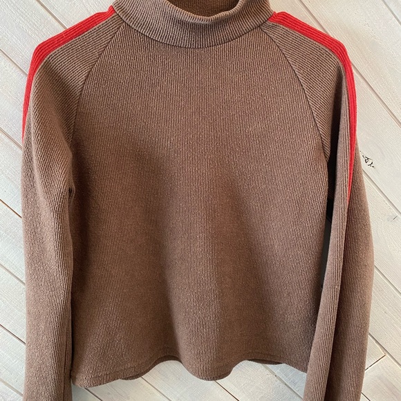 Vintage looking brown and red turtleneck sweater. Never worn and no flaws - Picture 3 of 4